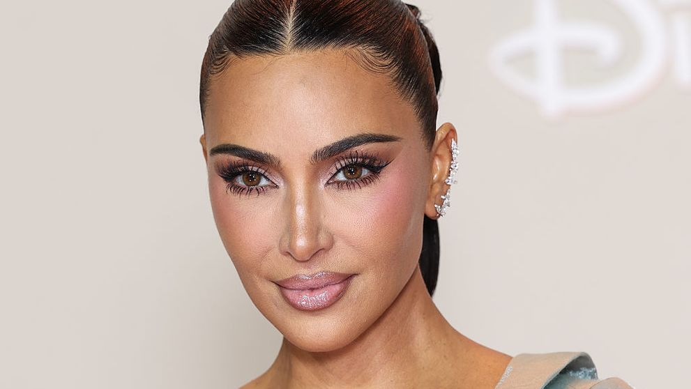 Kim Kardashian a picat examenele de la Facultatea de Drept, pentru că l-a întrebat pe ChatGPT care sunt răspunsurile corecte