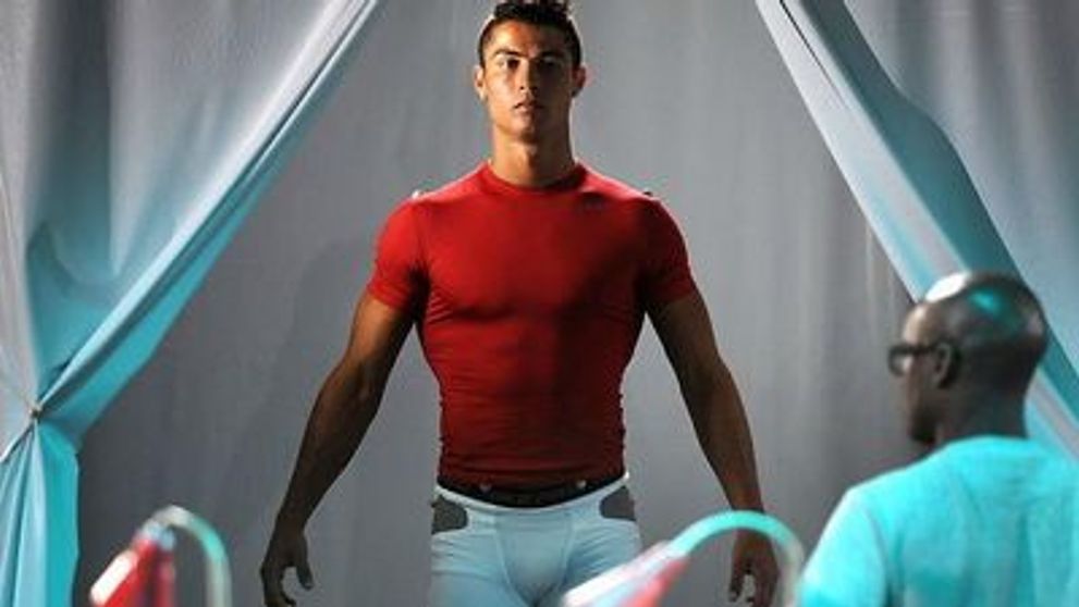 Imaginea zilei: Cristiano Ronaldo pare din ceara, dar nu este!