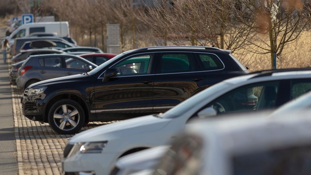 825 lei amendă pentru toți șoferii din România care uită să facă un lucru banal după ce parchează mașina