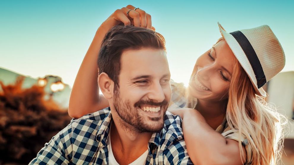Diferenta ideala de varsta intr-un cuplu.Cati ani ar trebui sa fie intre voi ca sa aveti o relatie fericita si de durata