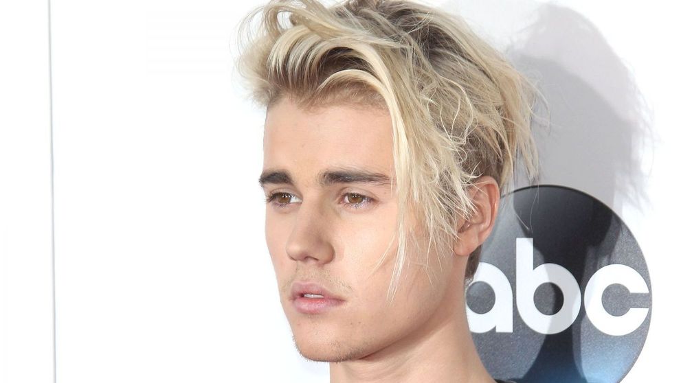 El poate fi sosia lui Justin Bieber:multi spun ca seamana incredibil de tare.Blondul superb care il eclipseaza pe artist