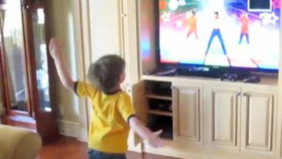 Fiul cel mare al lui Britney Spears se rupe in figuri de dans pe Youtube. VIDEO