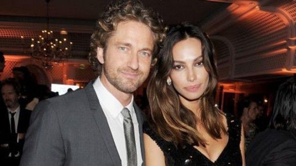 Gerard Butler a inlocuit-o deja pe Madalina Ghenea. Cine este cunoscuta cantareata care i-a luat locul romancei