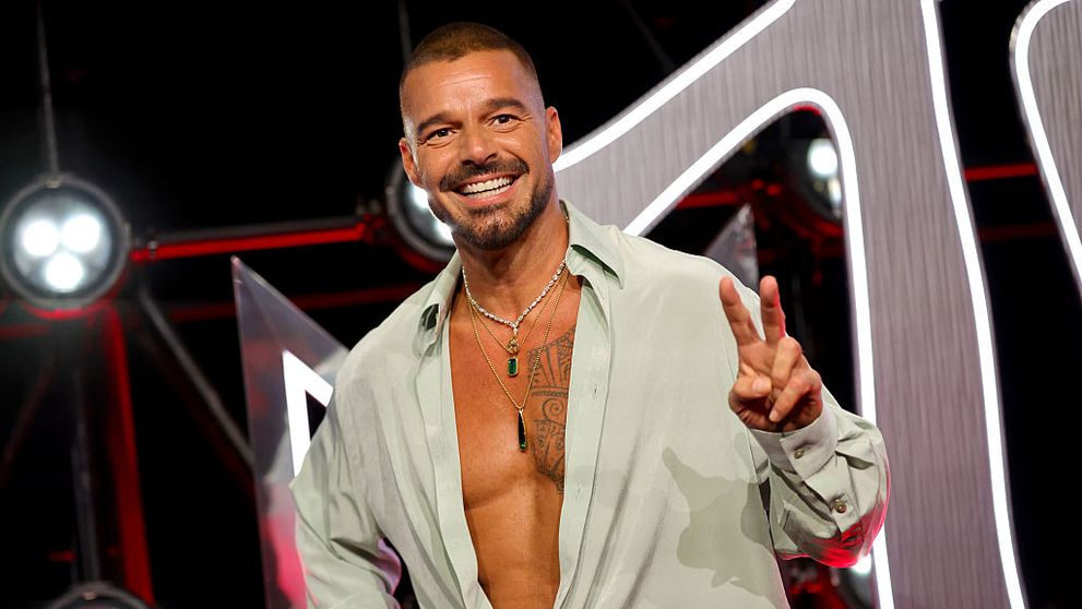 Ricky Martin, seducător la 53 de ani! Idolul latino, într-o cămașă descheiată, irezistibil pe covorul roșu: 