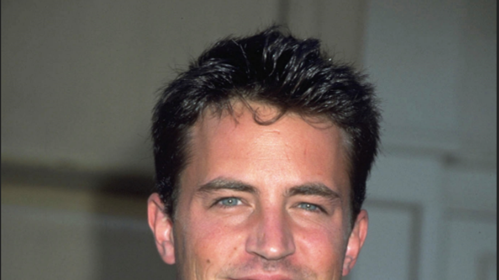 Matthew Perry este acum doar o umbră a starului care l-a jucat pe Chandler în 