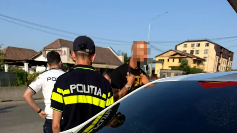 Andrew Tate, surprins conducând cu o viteză amețitoare într-o zonă intens circulată. Cât timp nu va mai putea urca la volan