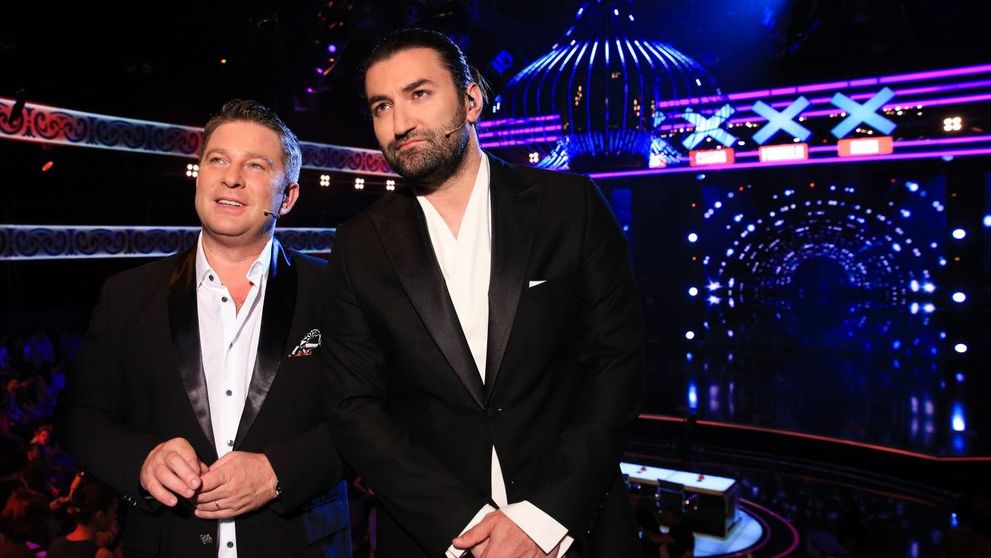 Show-lul Romanii au talent este LIVE la PRO TV! Fii eroul nostru!