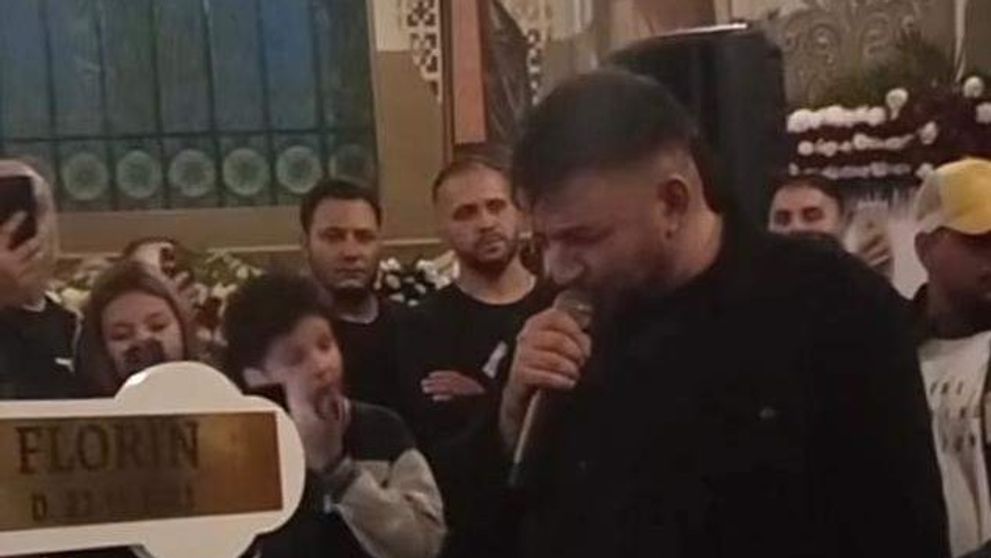 Tzancă Uraganu și Costel Biju au cântat în biserică, la înmormântarea unui tânăr. Imaginile au devenit virale pe rețelele de socializare