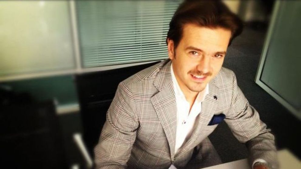 Mihai Petre organizeaza <span style=