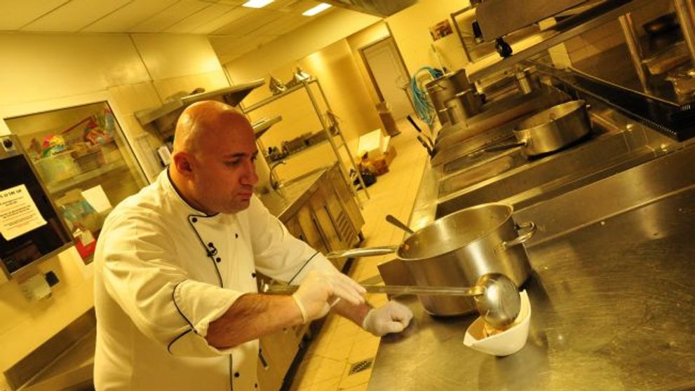 Catalin Scarlatescu ti-a pregatit o supa crema de peste! Invata de la el cum sa gatesti sanatos orice fel de mancare