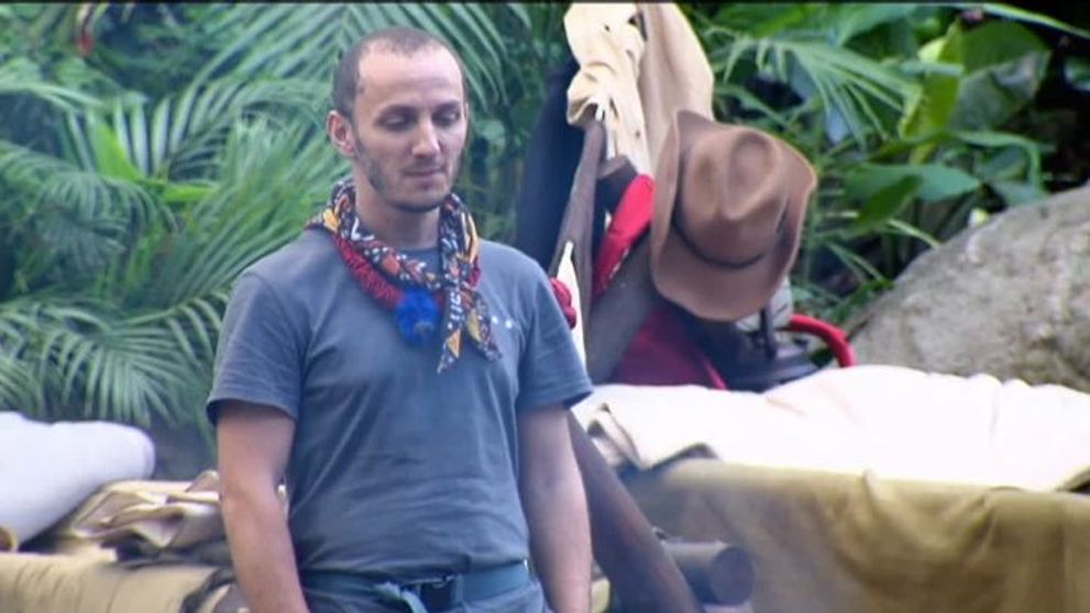 Mihai Traistariu a parasit junga din Africa. Vedeta a cantat 