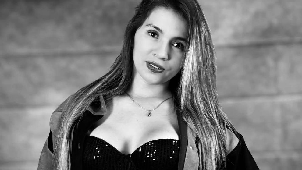 Doliu în lumea muzicii! O celebră cântăreață, moartă la doar 32 de ani după ce și-a făcut o procedură estetică! Medicii nu i-au mai putut salva viața! Care a fost cauza decesului