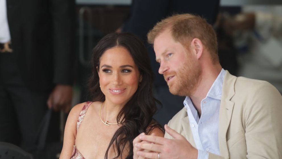 Prințul Harry, în mijlocul unei noi controverse. Soțul lui Meghan Markle, acuzat că a dus o viață dublă. Metoda ingenioasă prin care a reușit să vorbească, în același timp, cu mai multe fete: „În perioada în care...”