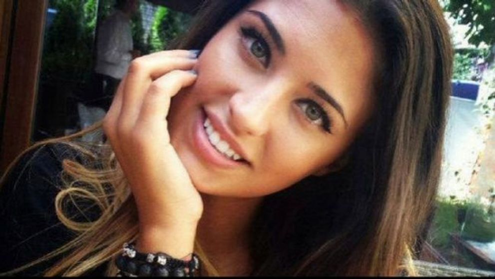 Ce au in comun Justin Bieber si Antonia. Cantaretul si-a facut un tatuaj identic cu al romancei noastre