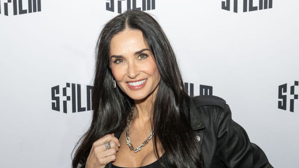 Demi Moore, din nou în centrul atenției pe covorul roșu! La 62 de ani, fosta soție a lui Bruce Willis arată mai bine ca niciodată, iar fanii sunt stupefiați: „Ireal. Ce face femeia asta de arată așa la vârsta ei?”