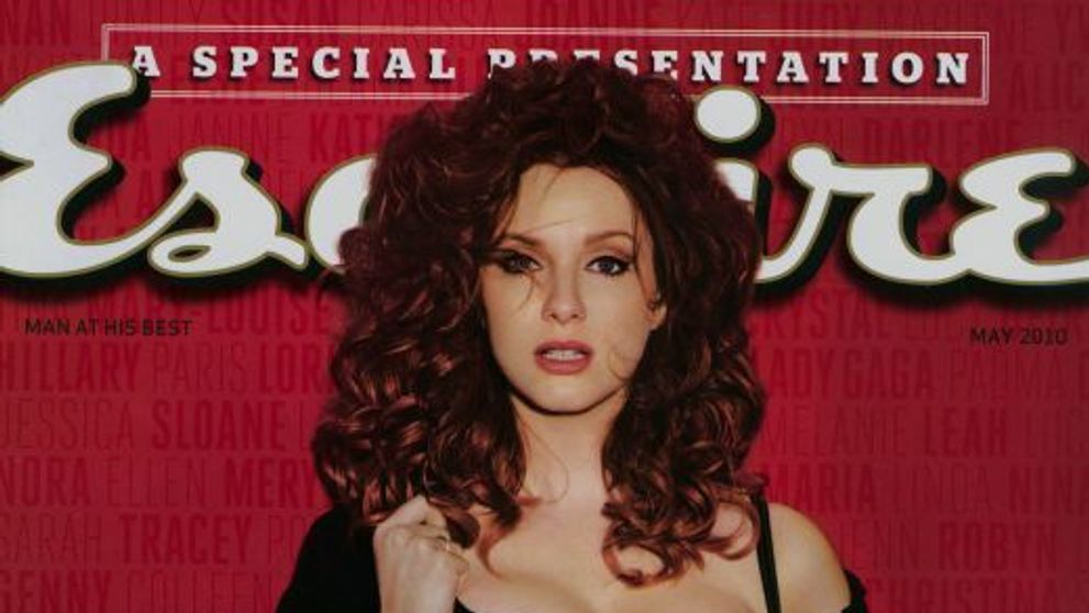 Christina Hendricks cucereste Romania cu 2 filme. Vezi aici cele mai sexy 18 momente din cariera ei