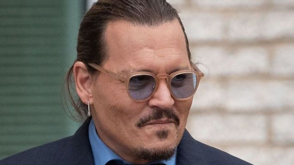 Johnny Depp, surprins cu o femeie misterioasă în Italia. Fanii au crezut că e noua iubită