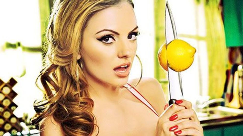 Alexandra Stan a calatorit in toata lumea. Vezi ce mancaruri ciudate a incercat si ce bucatarie internationala a cucerit-o