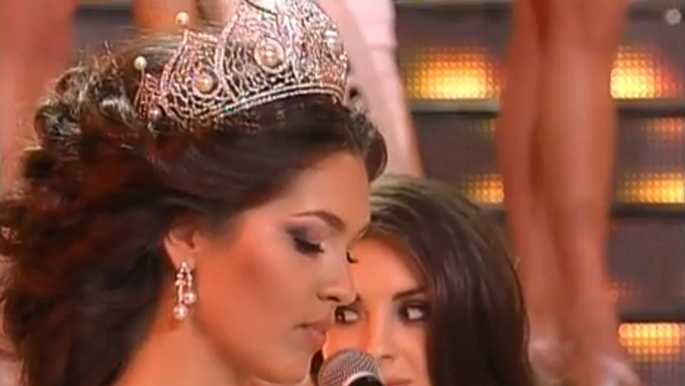 E cea mai frumoasa femeie din Rusia. O tanara de 18 ani, care seamana izbitor cu Angelina Jolie, incoronata Miss Rusia 2013. FOTO