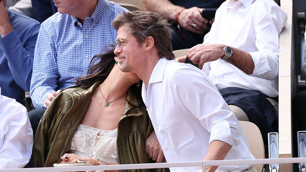 Brad Pitt, apariție rară alături de iubita cu 30 de ani mai tânără decât el. Relația lor devine tot mai serioasă