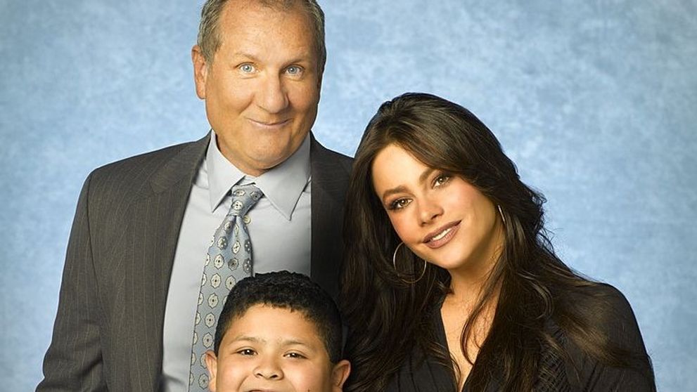 A crescut sub ochii noștri și îl știm drept „fiul” Sofiei Vergara! Actorul care l-a interpretat pe Manny în Modern Family, de nerecunoscut la 31 de ani
