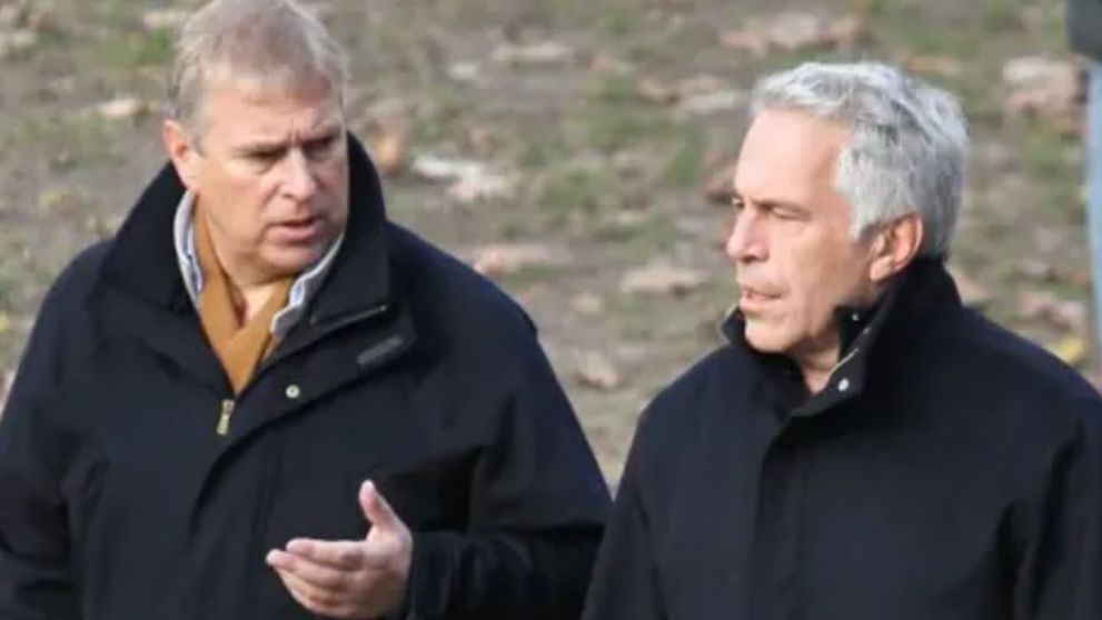 Andrew a căzut în dizgrație după scandalul cu Jeffrey Epstein! În ce fel i se adresează acum servitorii regali: „Au fost instruiți să îi spună...”