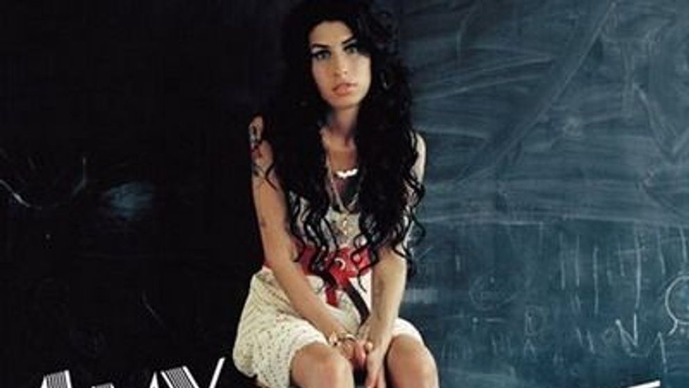 Vanzarile albumelor lui Amy Winehouse au SARIT în ultimele 24 de ore! <span style=