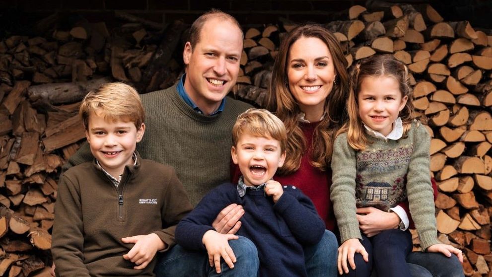 Prințul Louis, fotografiat de mama lui, Kate Middleton, în prima zi de creșă. „E leit mama”