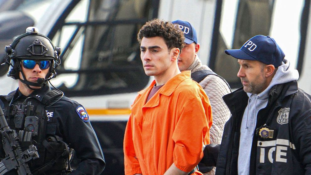 Un bărbat s-a dat drept agent FBI și a încercat să-l scoată pe Luigi Mangione din închisoare. Cum s-a încheiat planul nebunesc și ce au găsit polițiștii în geanta lui