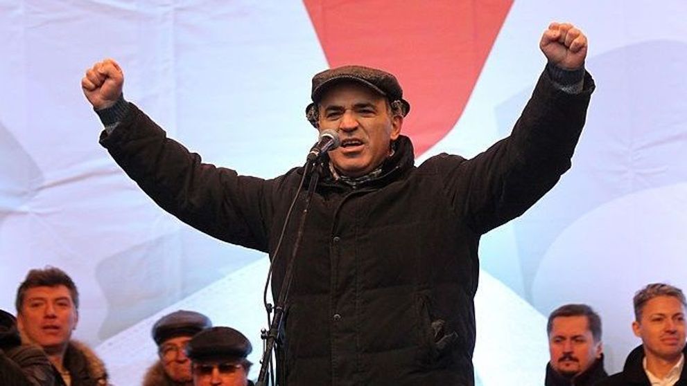 Garry Kasparov știe care va fi următoarea mutare a lui Vladimir Putin: „Tancurile lui sunt acolo”