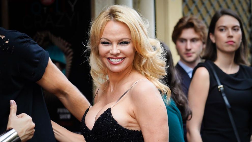Pamela Anderson, acuzată că a furat bărbatul altei femei: „Este trist că oamenii sărbătoresc și îi felicită”