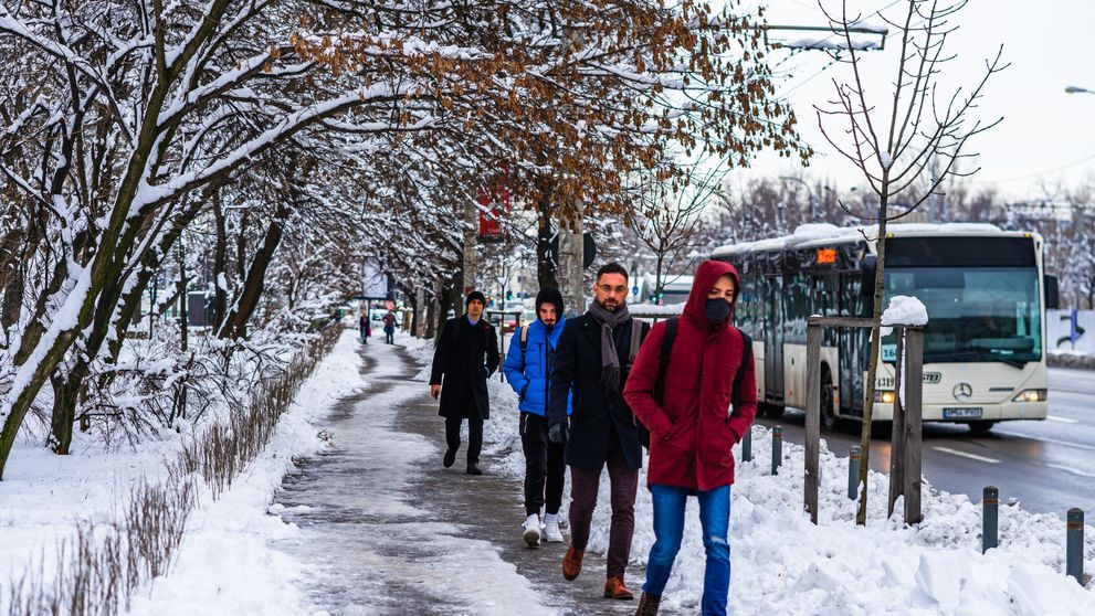 În ce orașe din România ar putea ninge de Crăciun. Prognoza meteo pentru decembrie 2025
