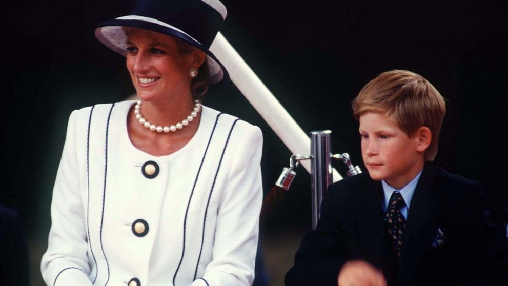 Prințul Harry își face griji pentru viața lui după ce a pierdut procesul privind securitatea lui. Se compară cu Prințesa Diana: „Vor să se repete istoria”