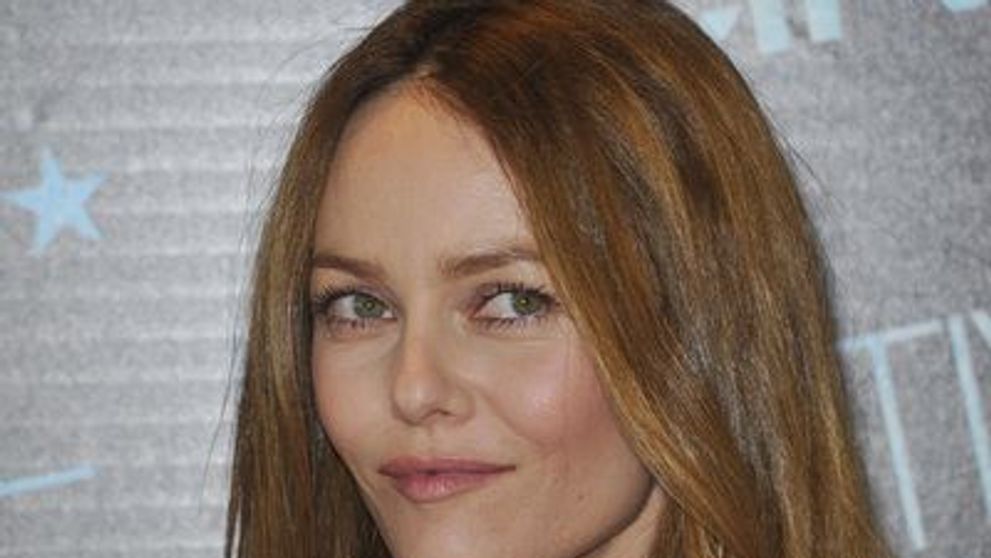 Vanessa Paradis are o noua relatie. Uite <span style=