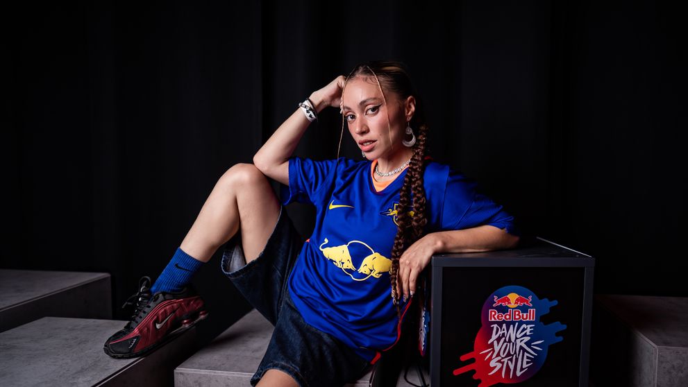 EXCLUSIV! De la primele mișcări în trupa Supersonic la deschiderea concertului susținut de Jennifer Lopez în România. Aura Vidroiu demonstrează că perseverența învinge talentul