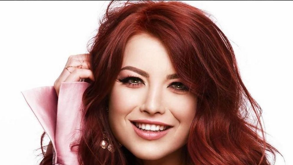 Elena Gheorghe, asa cum rar ai ocazia sa o vezi. Cum arata cantareata la primele ore ale diminetii