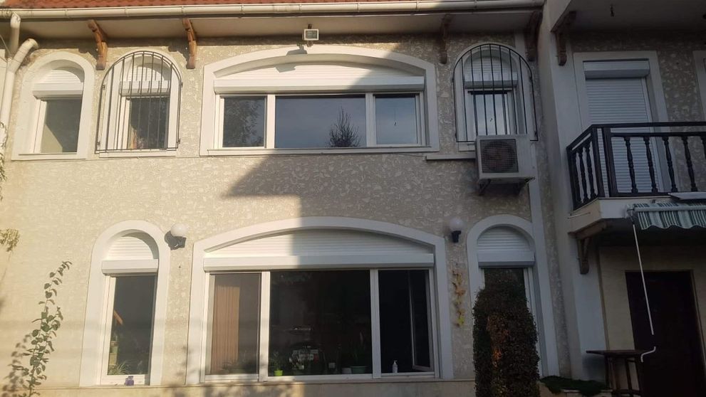 (P) Rulouri aluminiu aplicate, suprapuse sau tencuibile – ce alegi pentru casa ta?