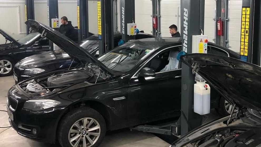 (P) 5 lucruri pe care orice mecanic auto ar trebui să le verifice la mașinile care trec prin service-ul lui