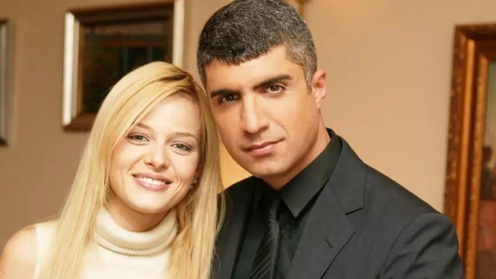 Cum arată acum Naz Elmas, partenera lui Ozcan Deniz din serialul „Havin: Două vieți, o dragoste”. Au trecut mai bine de 20 de ani de la succesul răsunător pe care l-a avut în România