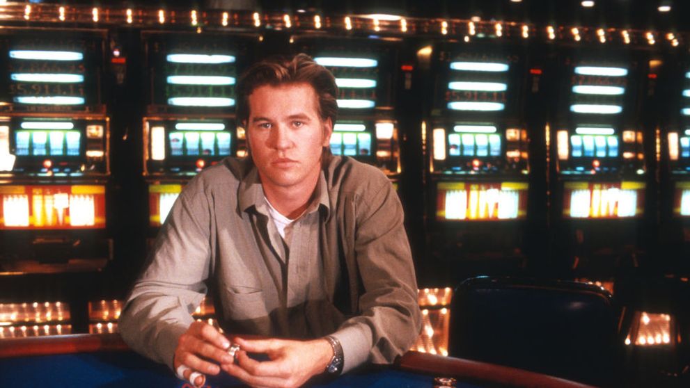 Ultimii ani din viața lui Val Kilmer: cancerul l-a lăsat fără voce și a fost nevoit să comunice cu un dispozitiv special