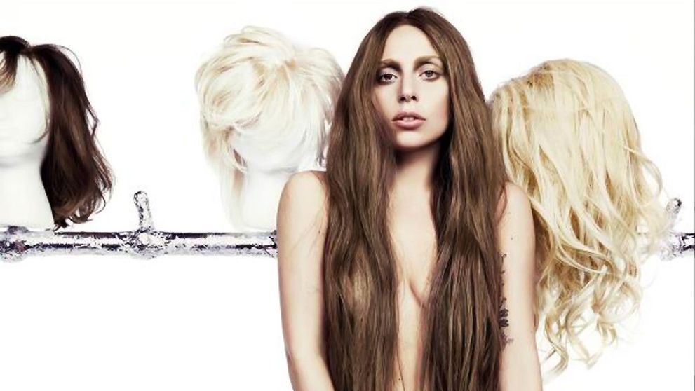 Lady Gaga a împlinit 35 de ani! Cu această ocazie, pe net au fost postate mai multe imagini provocatoare cu artista