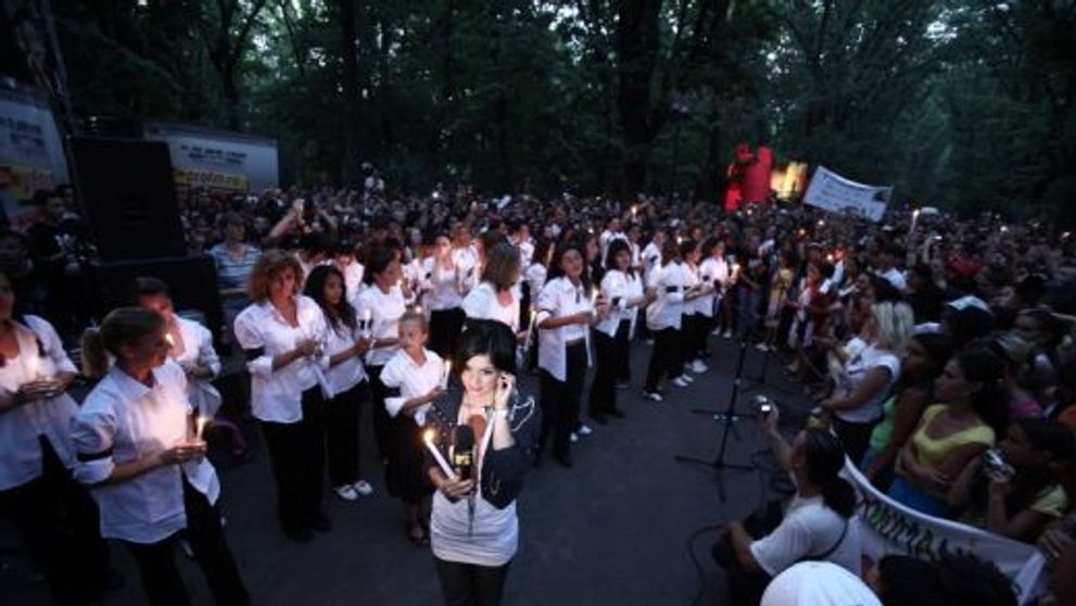 5000 de oameni au sarbatorit alaturi de MTV si ProFM  inaugurarea aleii MJ!