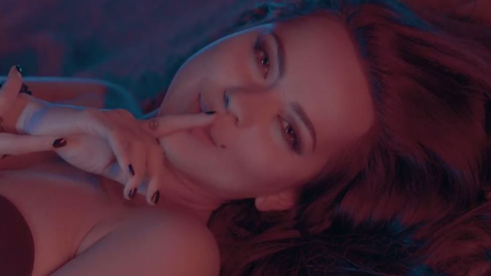 In flacari! Inna a lansat un nou videoclip: 