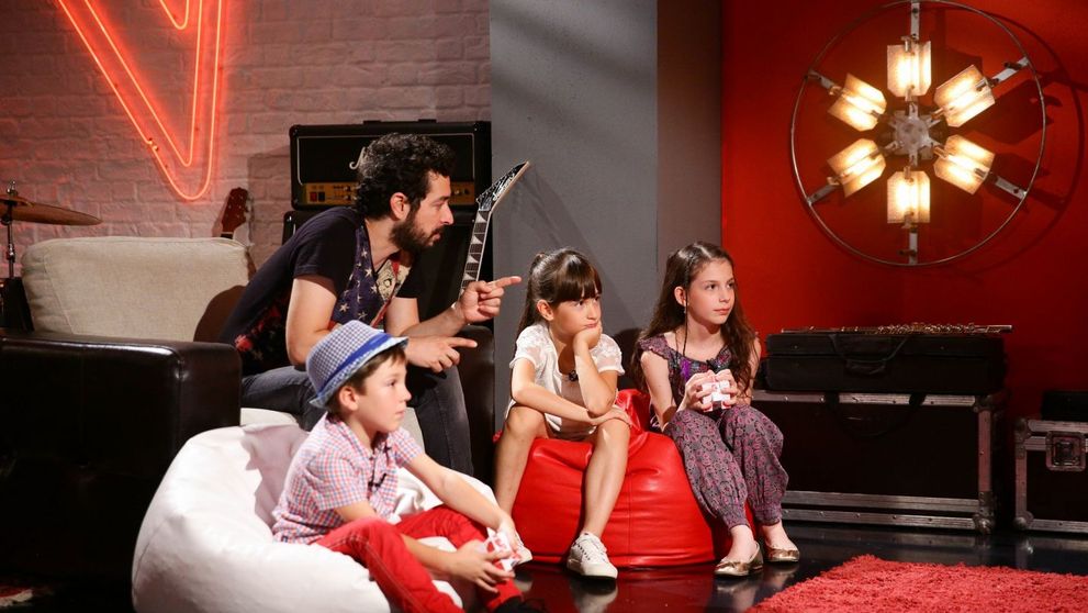 Antrenorii devin din ce in ce mai exigenti la repetitiile pentru confruntarile de la Vocea Romaniei Junior!