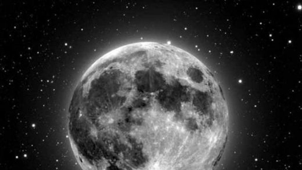 10 lucruri pe care nu le stiai despre Luna! Sambata, 19 martie, astrul s-a apropiat de Pamant la cea mai mica distanta din ultimii 20 de ani