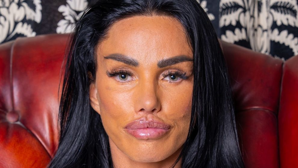 Katie Price, după cea mai recentă intervenție cosmetică: ”Sunt urâtă!”. Cum arată acum