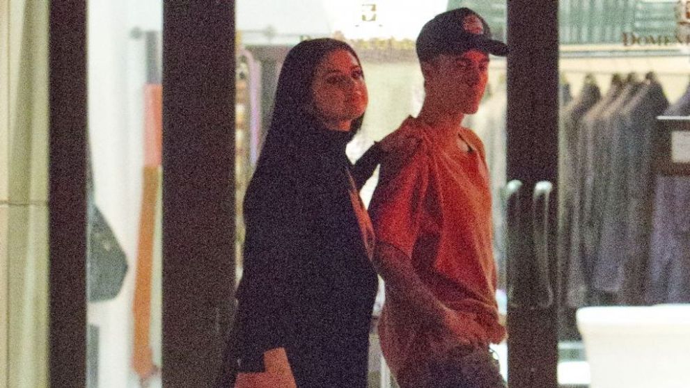 Selena Gomez si Justin Bieber din nou impreuna? Cum au fost surprinsi