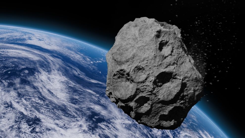 Un asteroid de mărimea unei case se apropie azi de Pământ. Este urmărit de ale două entități cerești