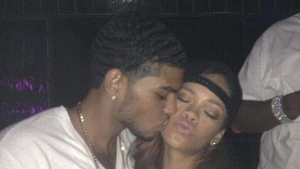 Rihanna il insala pe Chris Brown? Fotografiile compromitatoare care l-au infuriat pe cantaret. Uite cum s-a pozat RiRi alaturi de alt barbat  
