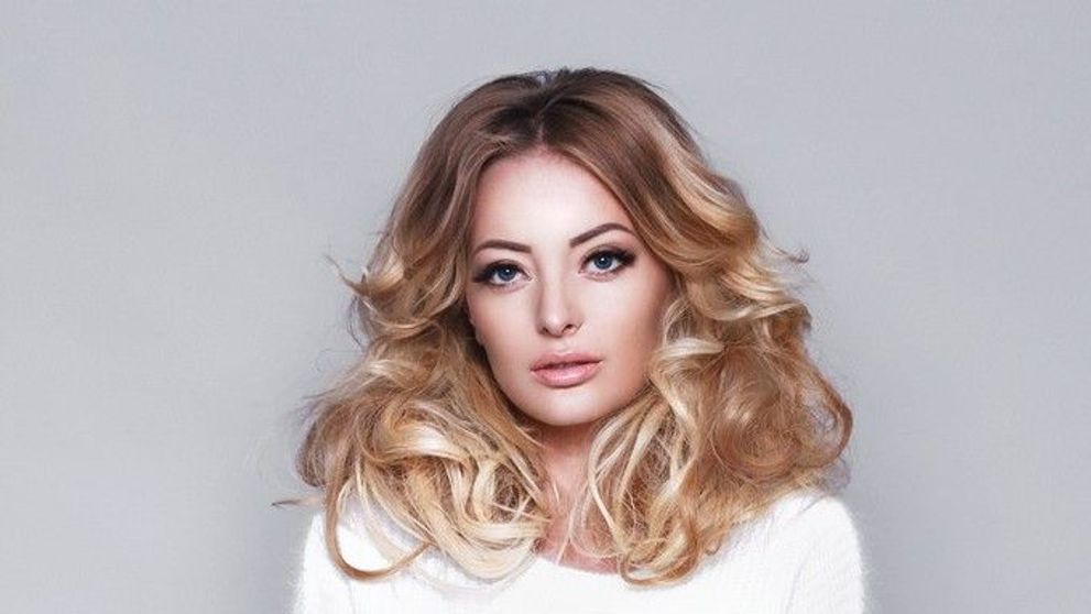 Are cei mai frumosi ochi din showbiz, dar nu stii cum arata nemachiata. Adevarata fata a Deliei Matache